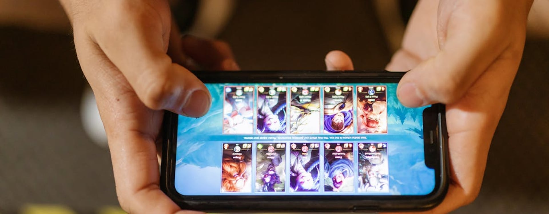 Esports player focused on their screen, highlighting the need for consistent 0.1 percent lows in competitive gaming.